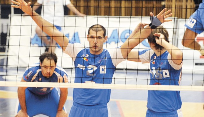 Volei masculin / CVM Tomis, încă o victorie în deplasare, contra celor de la Dinamo - voleicvmtomis-1350207423.jpg