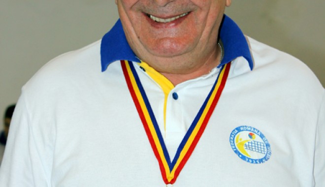 Voleiul românesc, mai sărac fără Iulian Rădulescu! - voleicvmtomisgrupacadeti-1385057876.jpg