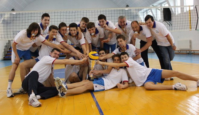 CVM Tomis pregătește noua generație de campioni - voleicvmtomisgrupacadeti18-1340042189.jpg