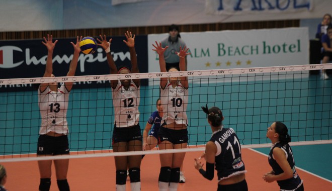Volei. CSV 2004 Tomis a pierdut meciul cu Dinamo Kazan, vezi aici scorul - voleifete4-1353516428.jpg