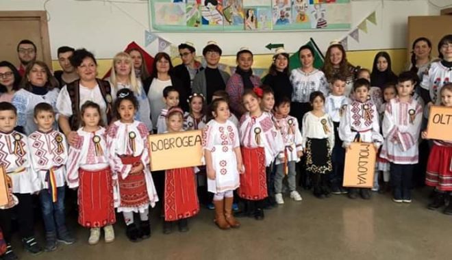 Voluntarii străini le-au dat lecții elevilor de la Școala 