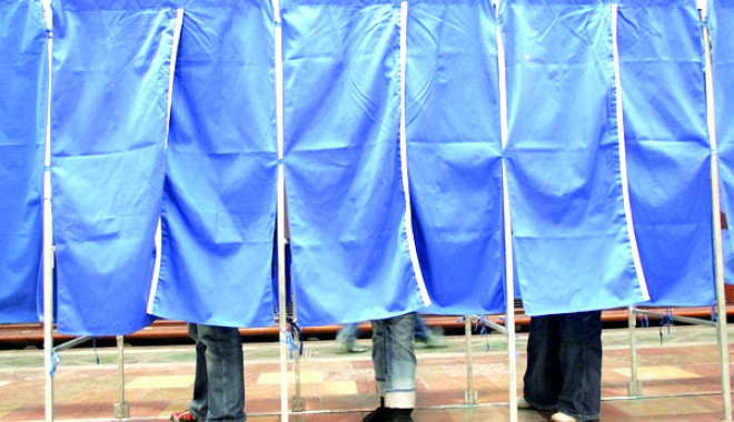 BEC: Telefoanele mobile vor fi interzise în cabinele de vot - vot-1339262641.jpg