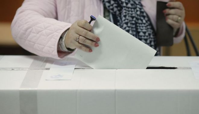 Femeile conduc în topul prezenței la vot. Mediul urban a depășit ruralul - vot-1573410496.jpg