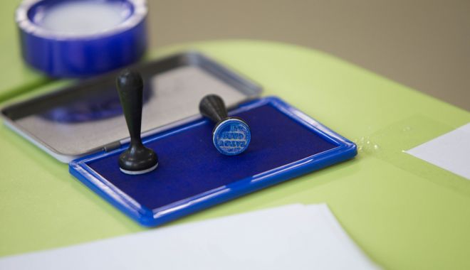 Carantină prelungită, la Constanţa. Cetăţenii vor putea ieşi din casă, pentru a vota, doar pe baza cărţii de identitate - vot-1606997580.jpg
