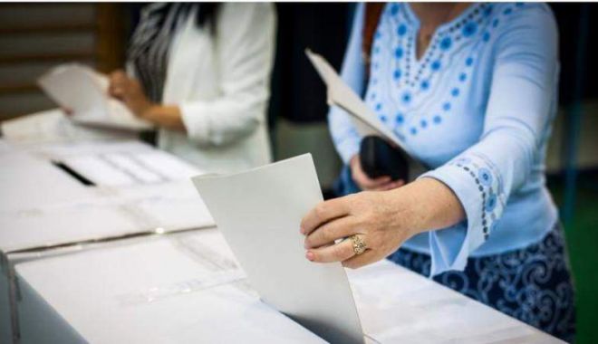 Referendum 2018 / Prima raportare a prezenței la vot, programată la ora 11.30 - vot1-1538806400.jpg