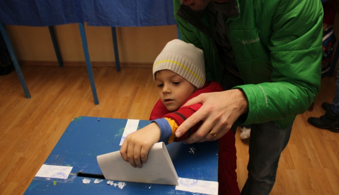De ce trebuie să mergem la vot. Sau de ce se tem mizerabilii de votul nostru - votalegeriprezidentiale2014turul-1481271843.jpg