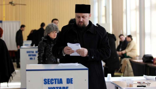 Cine sunt noii membri ai Senatului Universității Ovidius - votare-1329150887.jpg