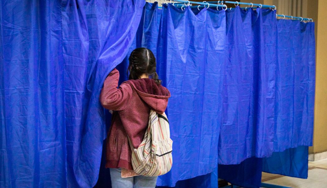 Proces prelungit de votare la secţia din cartierul Henri Coandă