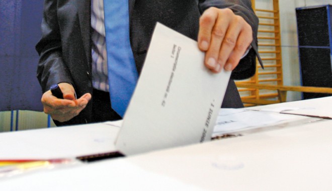PREZENȚA LA URNE. Iată câți constănțeni au votat până la ora 14.00 - votare1353533211-1355061473.jpg