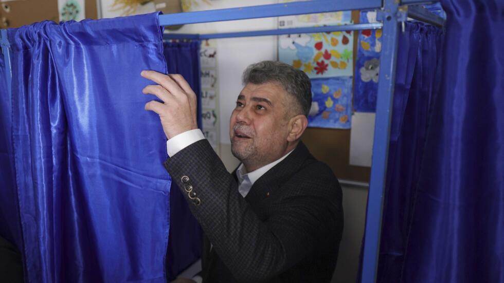 Premierul Marcel Ciolacu şi-a exercitat duminică dreptul la vot pentru alegerile parlamentare