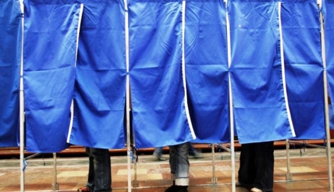 BEC: Peste 128.000 de persoane au votat în toată ţara până acum - votlaurne-1601182093.jpg