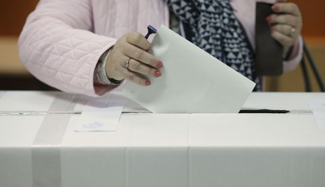 Alegeri locale 2020. Persoanele infectate cu coronavirus vor putea vota folosind urna mobilă - voturna-1598689939.jpg