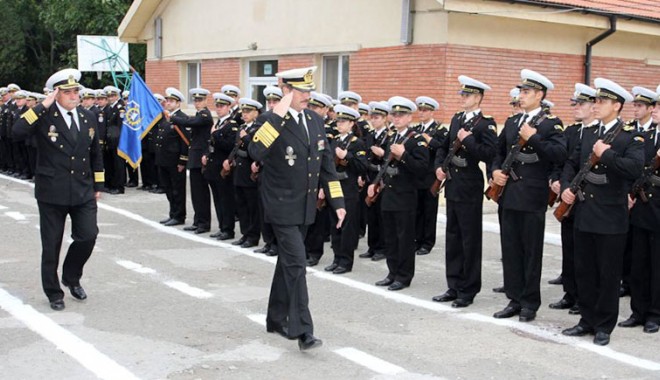 Marinarii militari își comemorează eroii la mânăstirea Cozia - vreisadeviimarinarmilitar-1401293215.jpg
