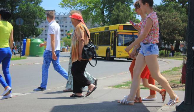 Vreme ușor instabilă, dar caldă, astăzi, la Constanța - vreme-1442326678.jpg