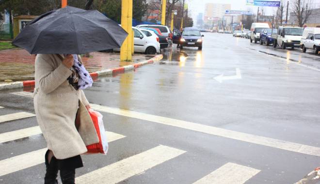 Se răresc ploile, la Constanța. Temperaturile - în ușoară scădere - vreme-1448557724.jpg