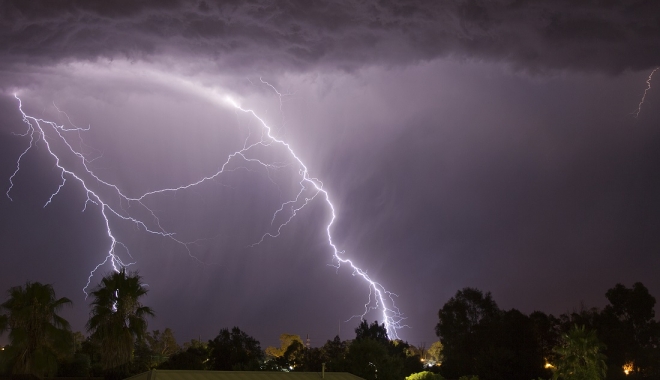 PLOI ABUNDENTE ȘI FURTUNI, LA CONSTANȚA! Meteorologii au dat o nouă informare! - vreme-1494752885.jpg