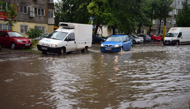 Vreme instabilă, cu multe ploi şi cu temperaturi oscilante, la malul mării - vreme-1623597101.jpg