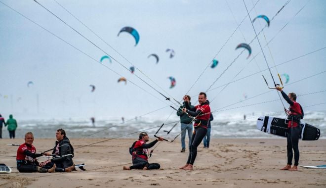 Vreme perfectă, pe litoral, pentru pasionații de sporturi extreme - vreme-1633860020.jpg