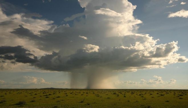 Vârful episodului de vreme rea pe care îl traversează România va avea loc în această seară - vreme-1653830885.jpg