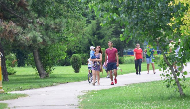 Vreme frumoasă, cu temperaturi ce nu vor depăşi 29 de grade