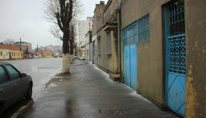 Cod galben de viscol, la Constanța. Se acționează pentru degajarea trecerilor de pietoni și stațiilor de autobuz - vremea1-1453112262.jpg