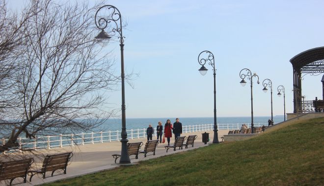 Vreme închisă, dar călduţă, în weekend, în zona litoralului şi a Dobrogei - vremea1-1635525613.jpg