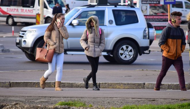 Ploi slabe, vânt puternic şi temperaturi ridicate, la Constanţa - vremea3-1607541929.jpg