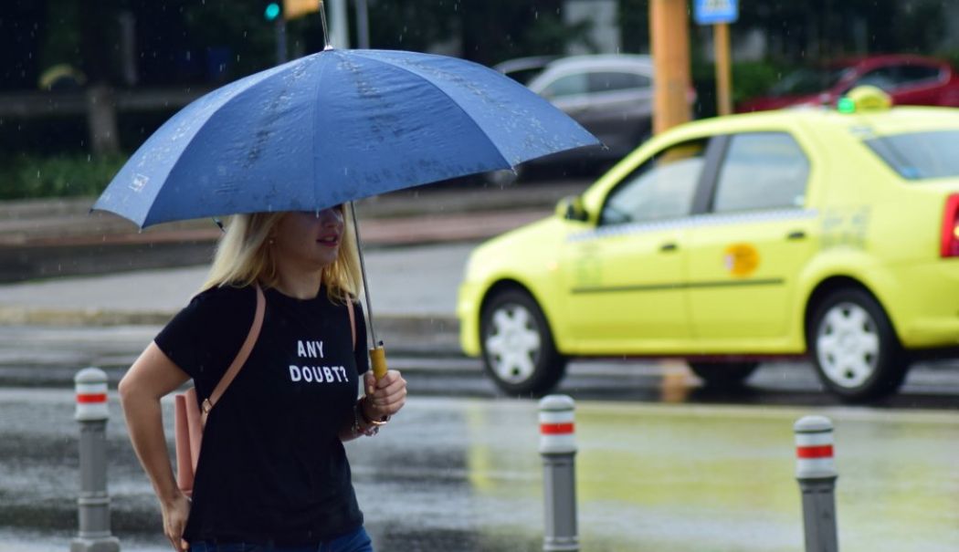 Avertizare meteo! Cod galben de fenomene periculoase - vremeaploaie71623918736-1723277222.jpg