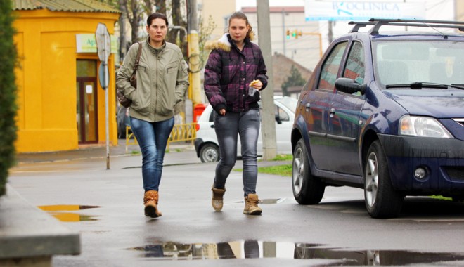 Vreme instabilă și maxime de 17 grade Celsius, astăzi,  la Constanța. La noapte revin ploile - vremeinstabila-1397492114.jpg