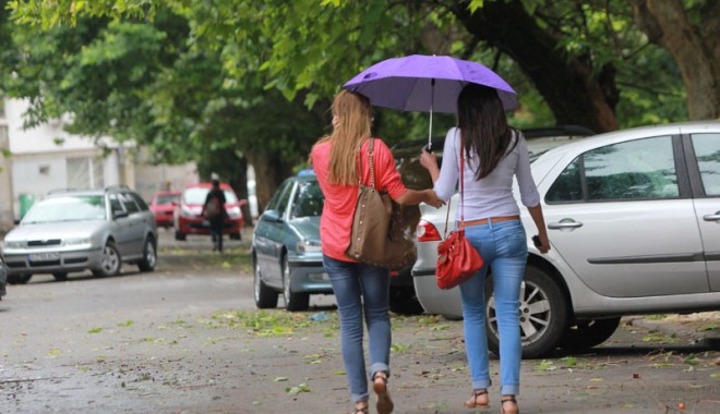 Vreme ușor instabilă și temperaturi în scădere, astăzi, la Constanța - vremeploioasa1-1377624928.jpg