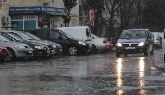 Informare meteo. Week-end cu ploi și vânt, în toată țara - vremereaploaie6-1364557369.jpg