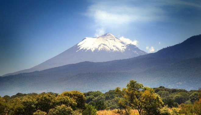 Vulcanul Popocatepetl  își face de cap - vulcan-1369611509.jpg
