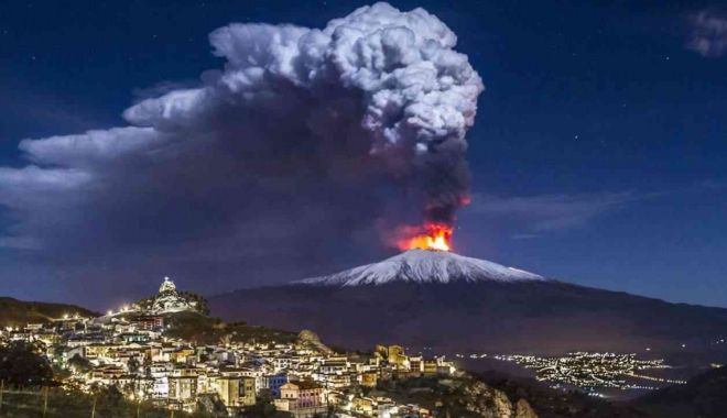 Vulcanul Etna a erupt pentru a șaptea oară în două săptămâni. „A fost foarte intensă” - vulcan-1614669020.jpg