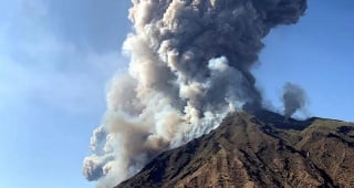 Video: Un vulcan intră în erupție la Palma din arhipelagul Canare - vulcan-1632067868.jpg