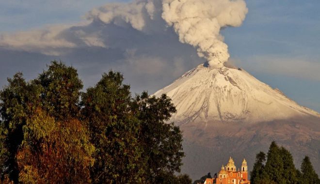 Peste 20 de zboruri anulate din cauza vulcanului Popocatépetl din Mexic - vulcan-1709125695.jpg