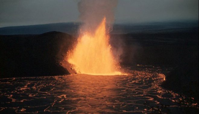 Erupție vulcanică! 10.000 de localnici au primit ordin de evacuare - vulcan1577975001-1525420983.jpg