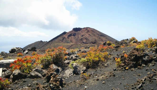 Lava vulcanului din La Palma a ajuns în ocean - vulcanlava-1632920557.jpg