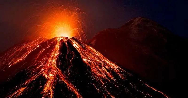 Vulcanul Etna a erupt din nou. Autoritățile italiene au emis alertă pentru traficul aerian - vulcanul-etna-1756188545.jpg