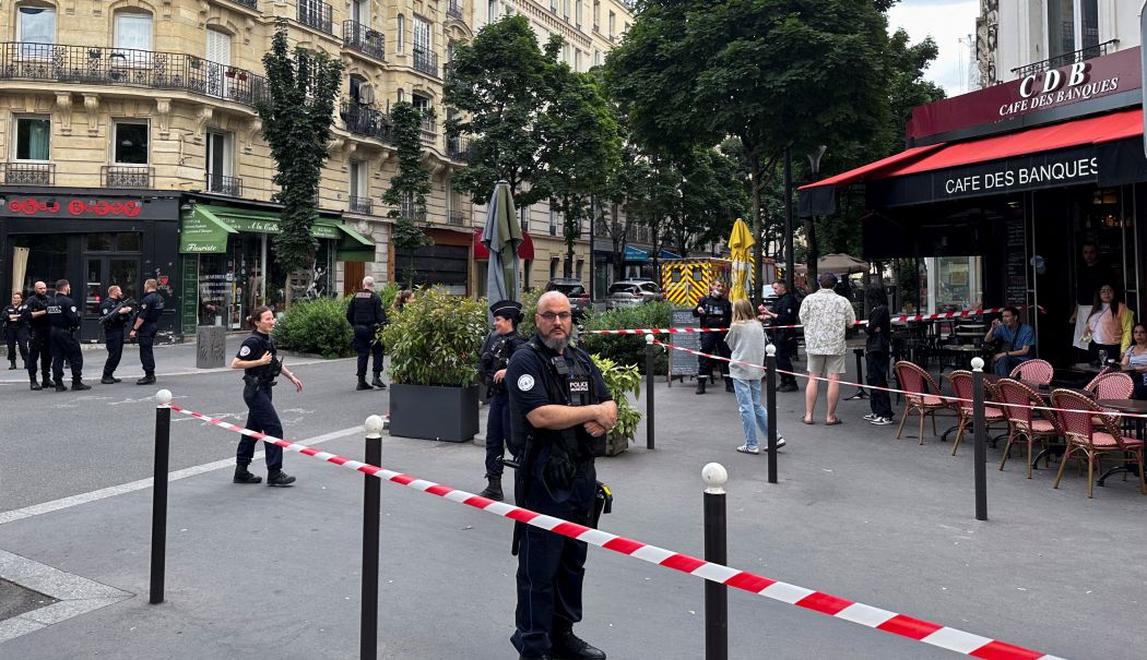 Panică la Paris. O persoană a murit după ce o mașină a intrat în plin în oamenii aflați la o terasă - w4naglxs2zmofp7lxmhg6txcl4-1721244033.jpg