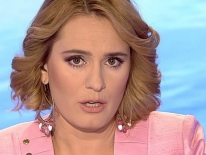 Andreea Esca NU pleacă de la PRO TV. Vezi ce a declarat vedeta pe Facebook - w560xh316andreeaesca5-1354121385.jpg
