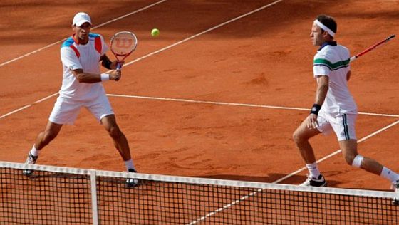 Tenis - Beijing / Horia Tecău și Lindstedt au acces în sferturi - w560xh316horiatecausirobertlinds-1349171847.jpg
