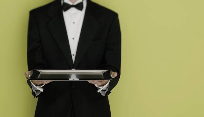 ANOFM. 163 de programe de formare profesională, în luna august - waiter1-1437658446.jpg