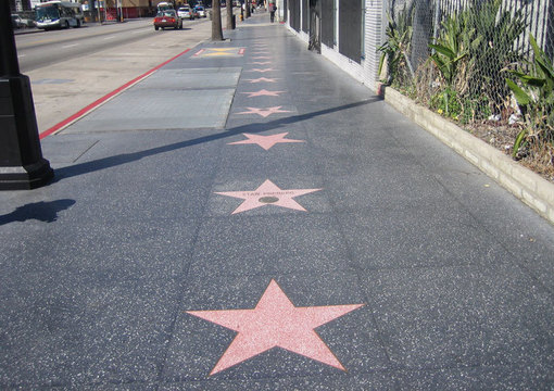 Vezi ce alți mari artiști români vor fi onorați cu o stea pe Walk of Fame din Capitală - walkoffame-1317125940.jpg