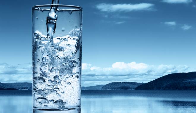ONG-urile oferă apă gratuită cu ocazia Zilei Mondiale a Apei - water-1426852418.jpg