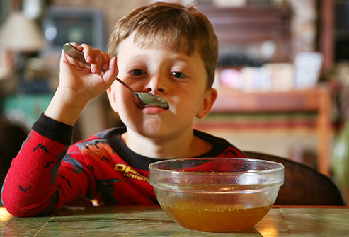 PROIECT DE LEGE. Elevii vor primi lunar câte 350 de grame de miere - webmdrfphotoofboyeatingbroth-1508674231.jpg