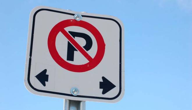 FOTO. Parcarea anului: cum a devenit virală isprava unui șofer - webnoparkingsignwithbluebackgrou-1426248904.jpg
