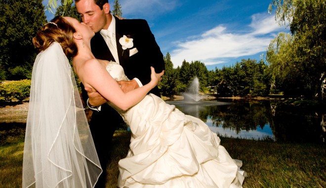 August, luna cu cele mai multe nunți - weddingideasonabudget-1318343087.jpg