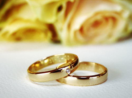 Primarul din Medgidia a felicitat cuplurile care au împlinit 50 de ani de căsnicie - weddingring11-1334053951.jpg