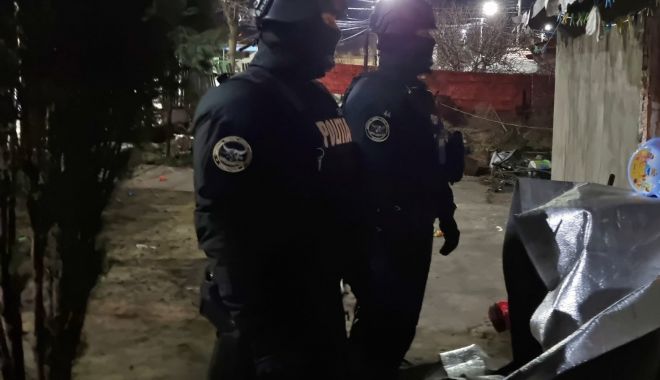 Percheziții la domiciliu, efectuate de polițiștii constănțeni pentru furt calificat de mașini - whatsapp-image-20240214-at-09523-1707897281.jpeg