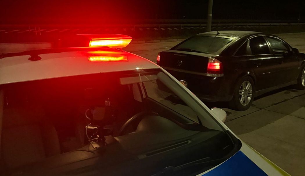 Șofer inconștient, depistat conducând fără permis, fără ITP și fără poliță RCA, pe Autostradă